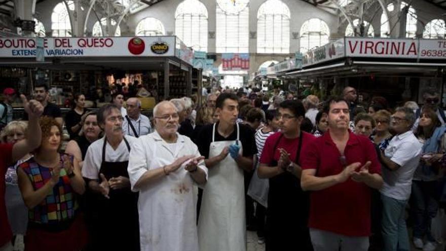 Apagón en el Mercat Central por el parking  de Brujas y la peatonalización de la Lonja