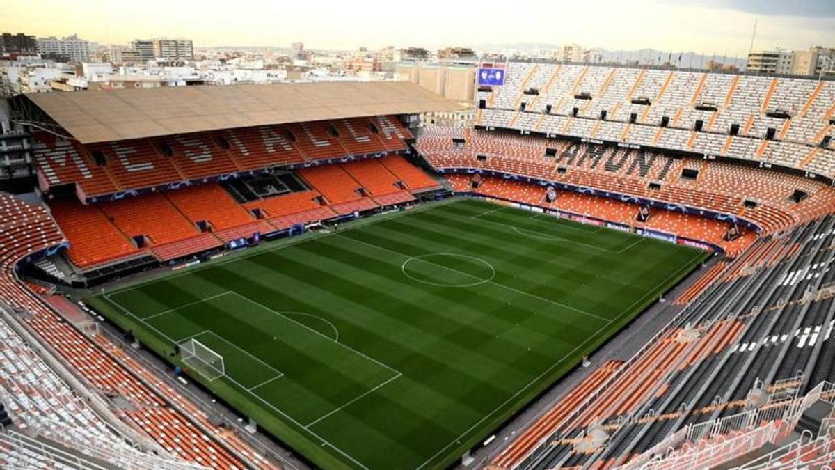 Más de 8000 abonados, damnificados con los precios del Nou Mestalla si quieren ver el fútbol en un asiento similar