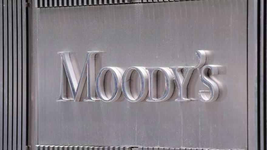 Moody’s mejora la calificación de la deuda de España