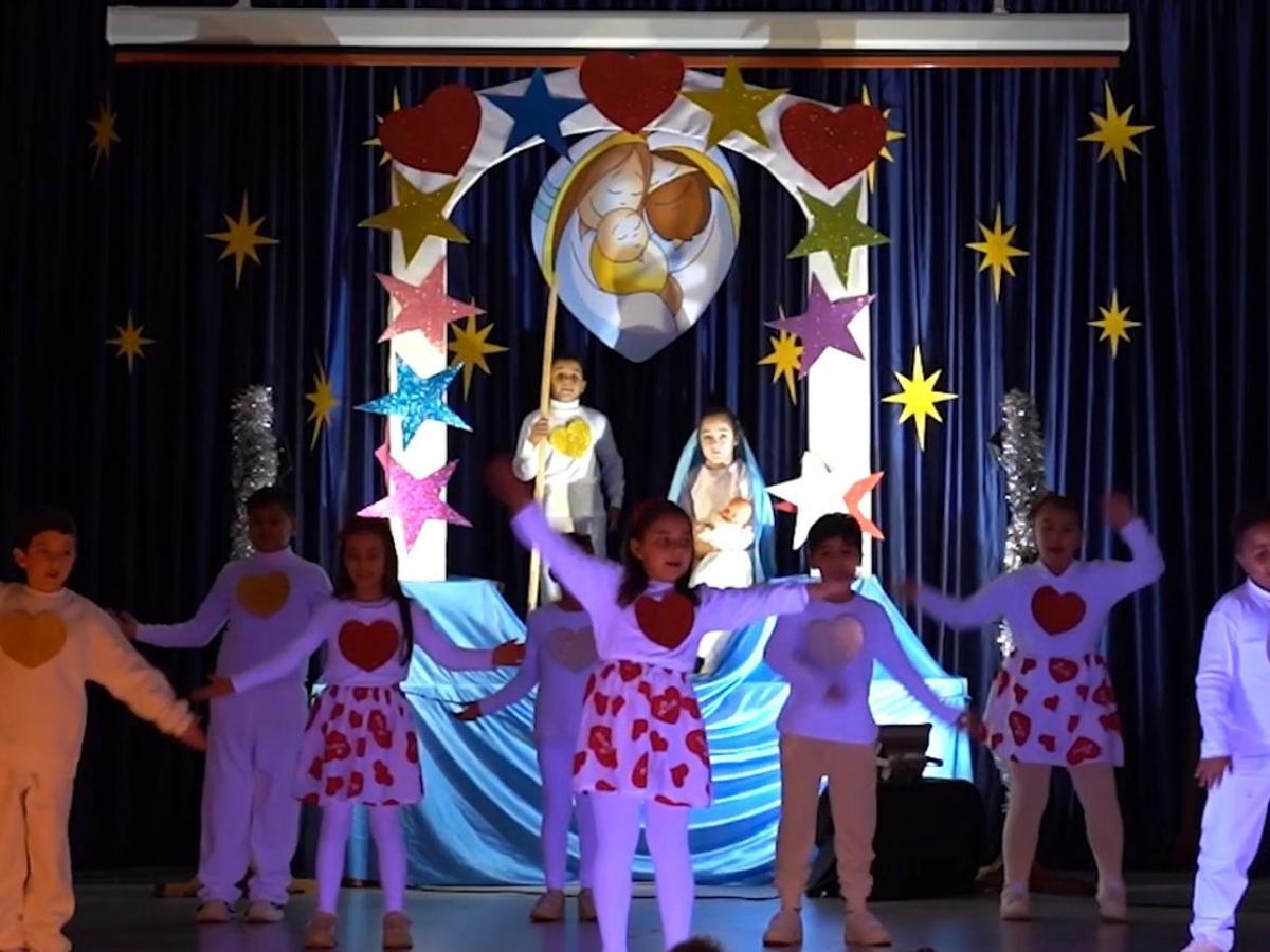 Actuación en el colegio Divina Providencia