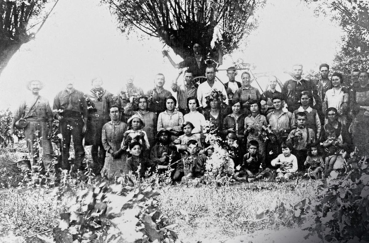 Colla de veremadors veïns d'Espolla, Sant Climent Sescebes i Rabós d'Empordà, a principi de segle XX.