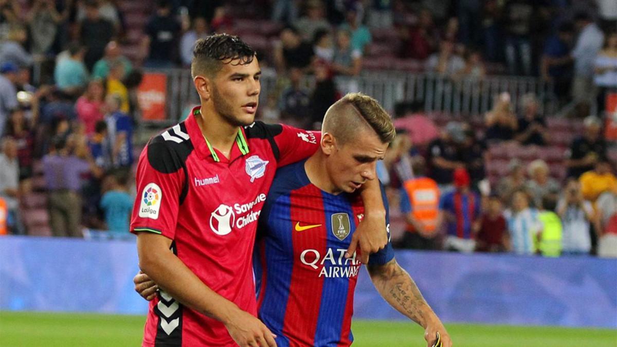 Theo y Digne, juntos tras el Barça-Alavés de la primera vuelta