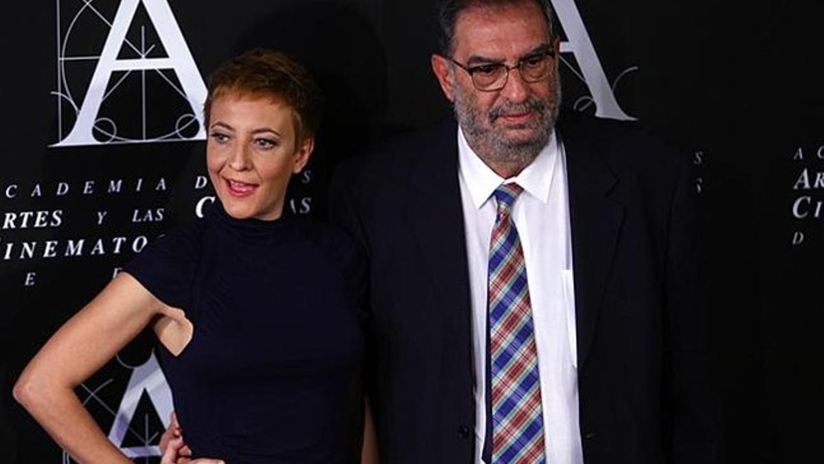 El presidente de la Academia de Cine, Enrique González Macho, junto a la presentadora de la gala, Eva Hache, en noviembre / AGUSTÍN CATALÁN