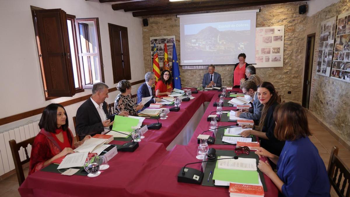 El pleno del Consell se ha celebrado este viernes en Castell de Cabres.