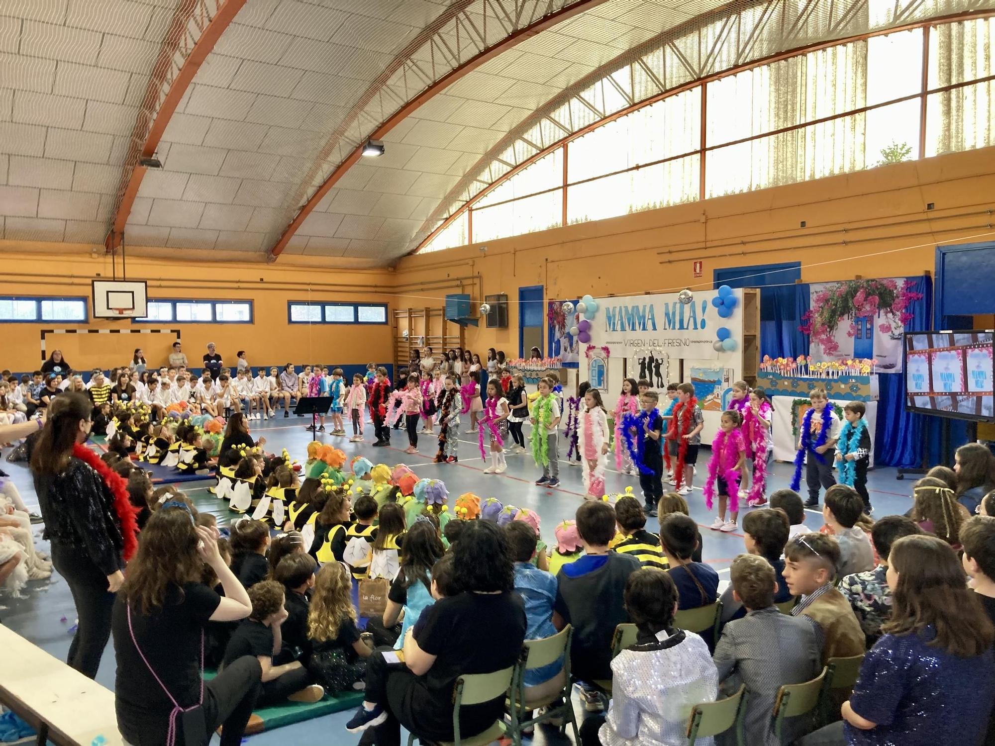 Así es desde dentro el gran musical de ABBA del colegio Virgen del Fresno