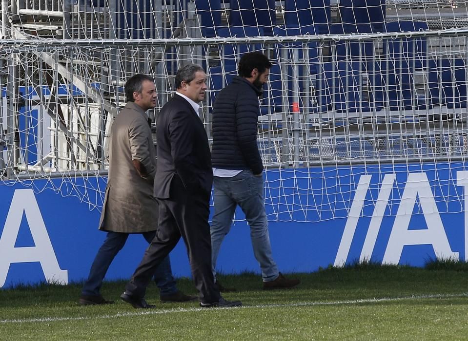 El presidente del Deportivo, Tino Fernández, acompañóal alcalde en su reunión con el equipo.