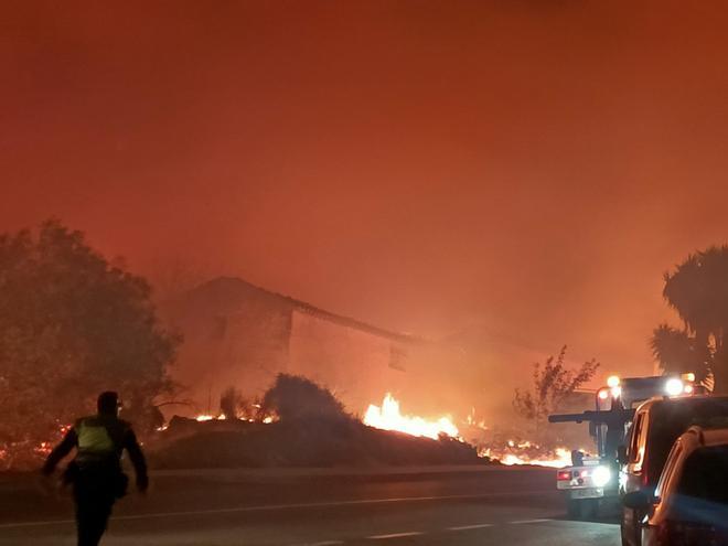 El incendio en Teulada provocado por fuegos artificiales, en imágenes