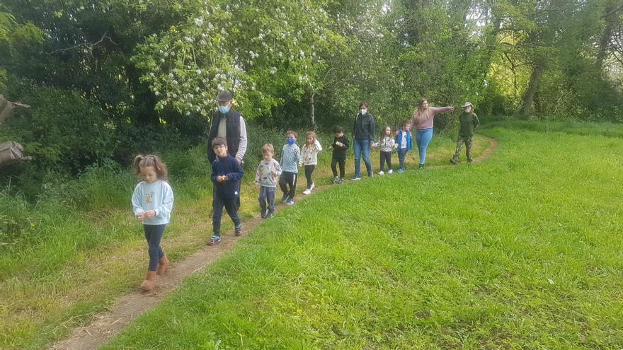 Alumnos de la Escola de Bértola visitan el Río dos Gafos