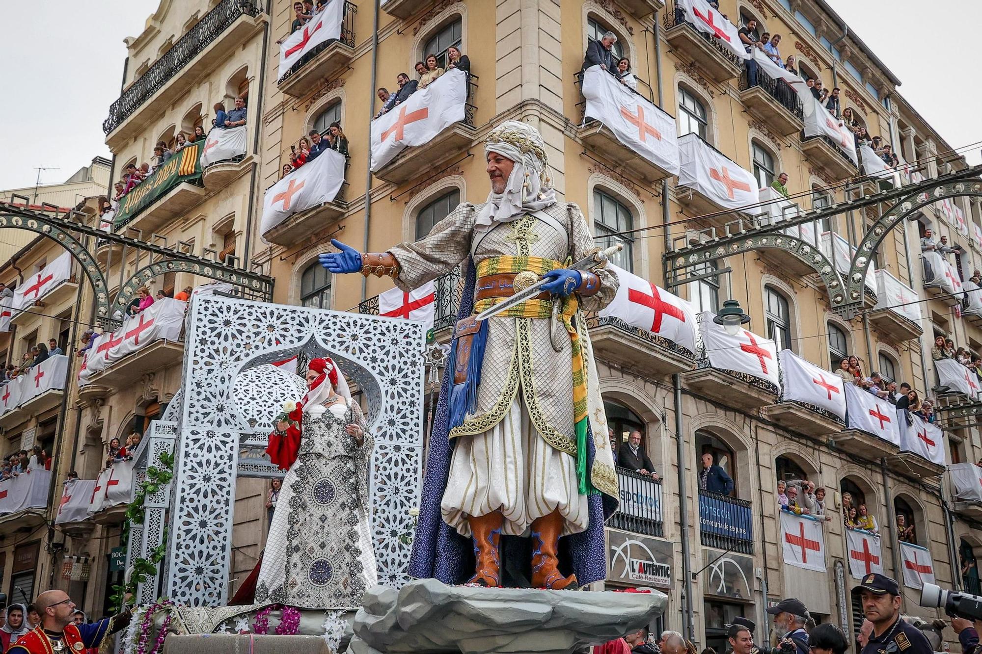 La Entrada Mora de Alcoy devuelve a la vida a Al-Azraq