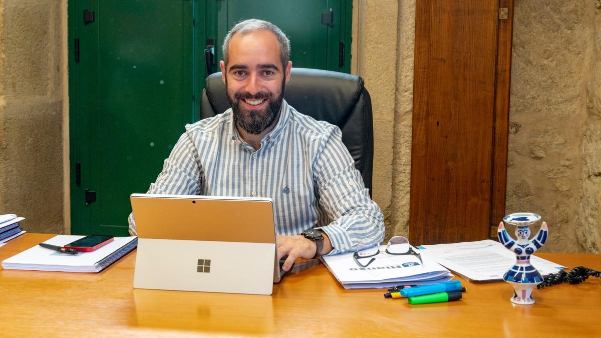 El alcalde de Rianxo, Julián Bustelo.