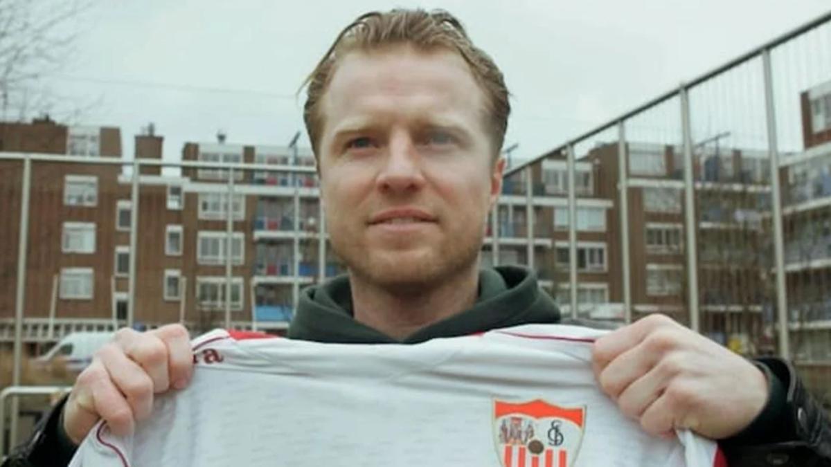 Mark van den Boogaart, con la camiseta del Sevilla