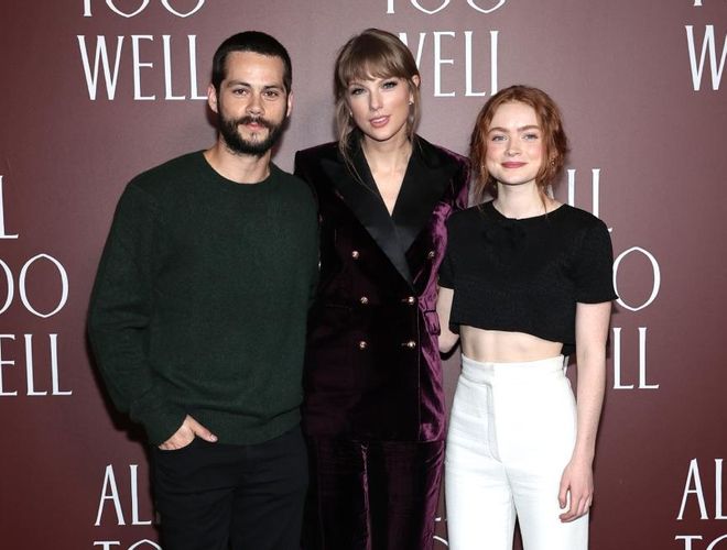 Dylan O'Brien, Taylor Swift y Sadie Sink en el estrreno de su cortometraje 'allToo Well'