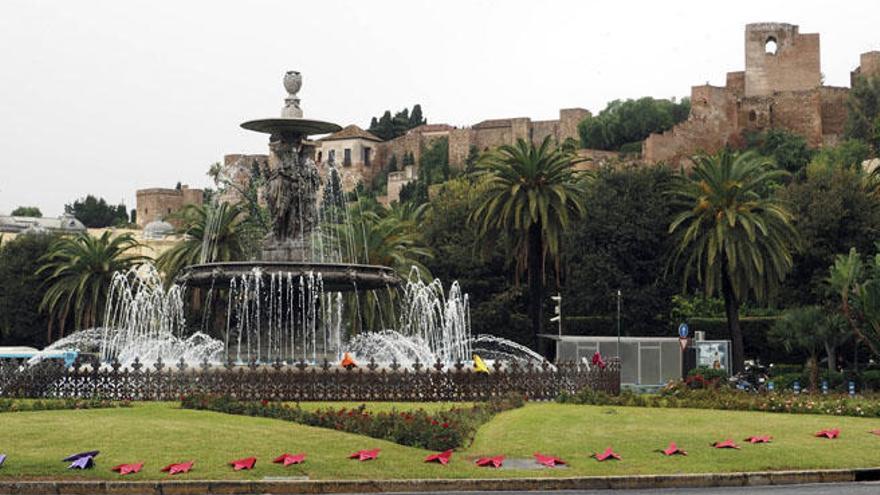 La fuente de las Tres Gracias, ya decorada con las palomas de Picasso.