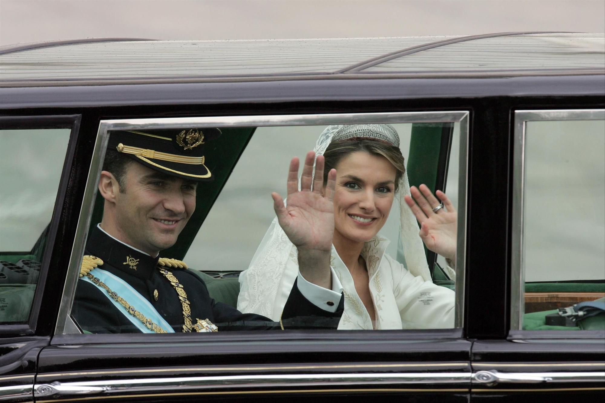 Los reyes Felipe y Letizia en el día de su boda, en 2004