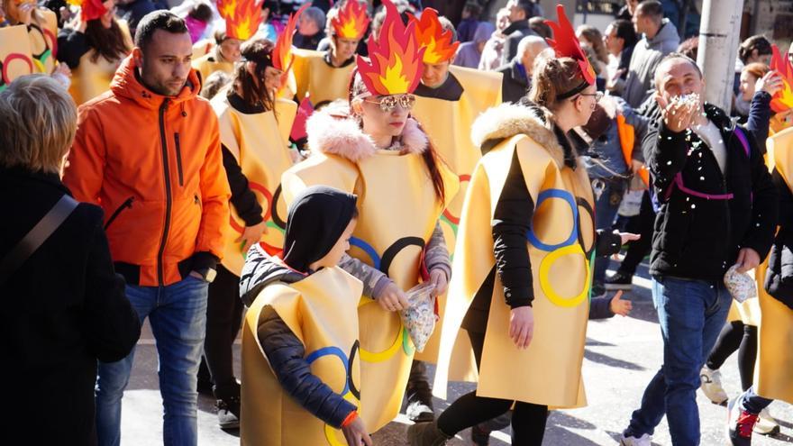 Manresa celebra un Carnestoltes infantil animat, ventós i molt esportiu