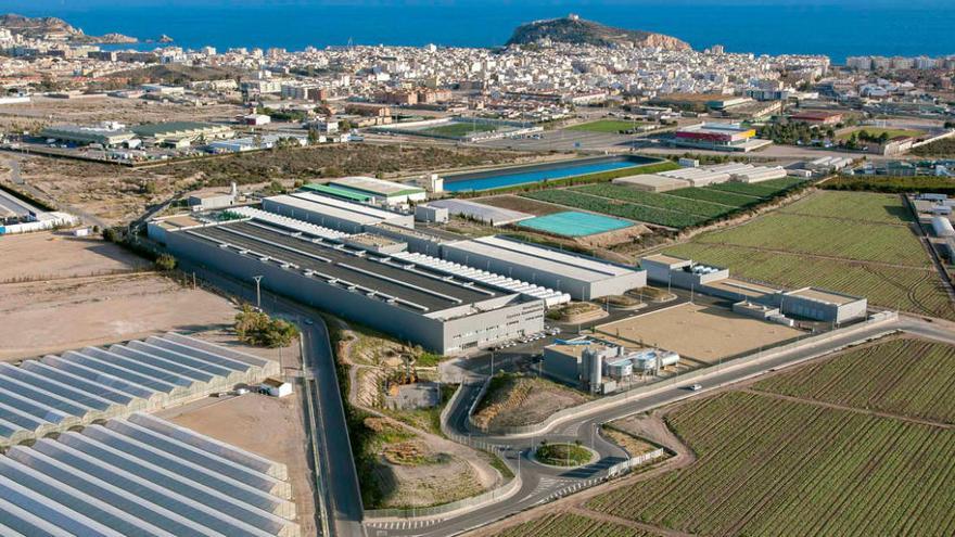 Vista aérea de la desaladora de Águilas, cuyas conexiones neuvas se verán especialmente afectadas.