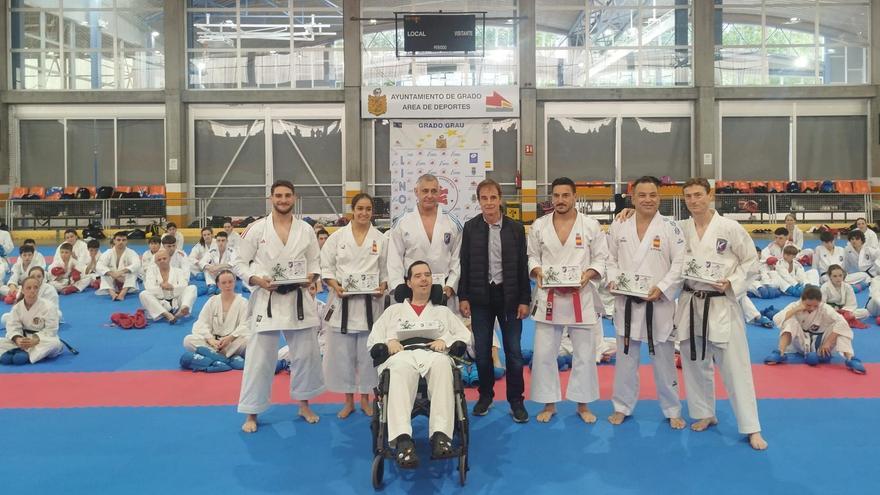 VÍDEO: Grado da un golpe a la ELA con cientos de karatekas y grandes maestros en el curso benéfico del Gimnasio Lino