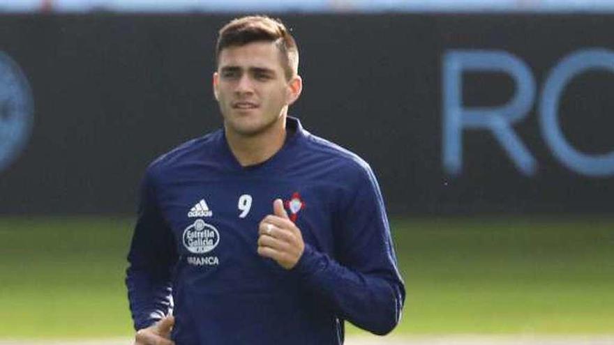 Maxi Gómez, durante un entrenamiento. // Cristina Graña