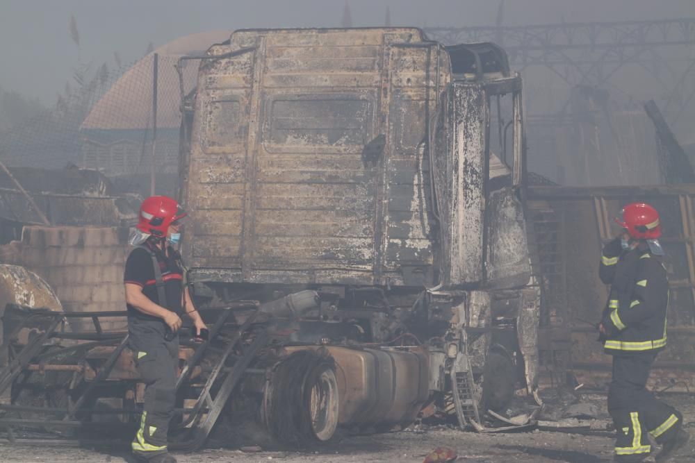 Incendio en un desguace del polígono Guadalhorce