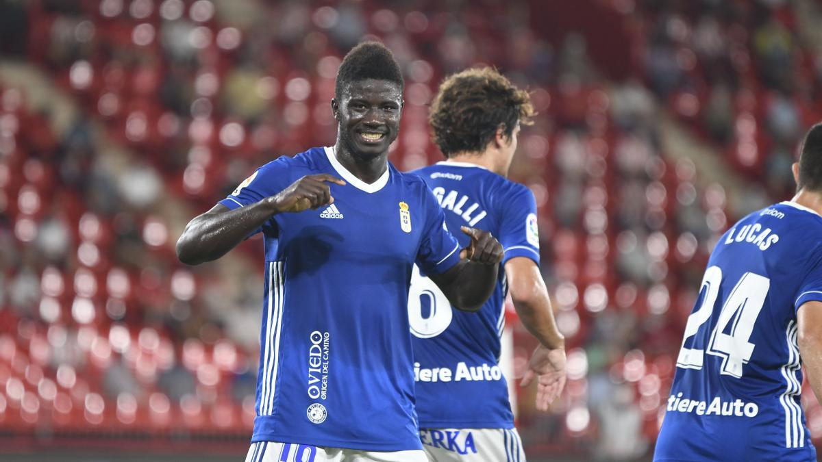 El partido entre el Almería y el Real Oviedo, en imágenes