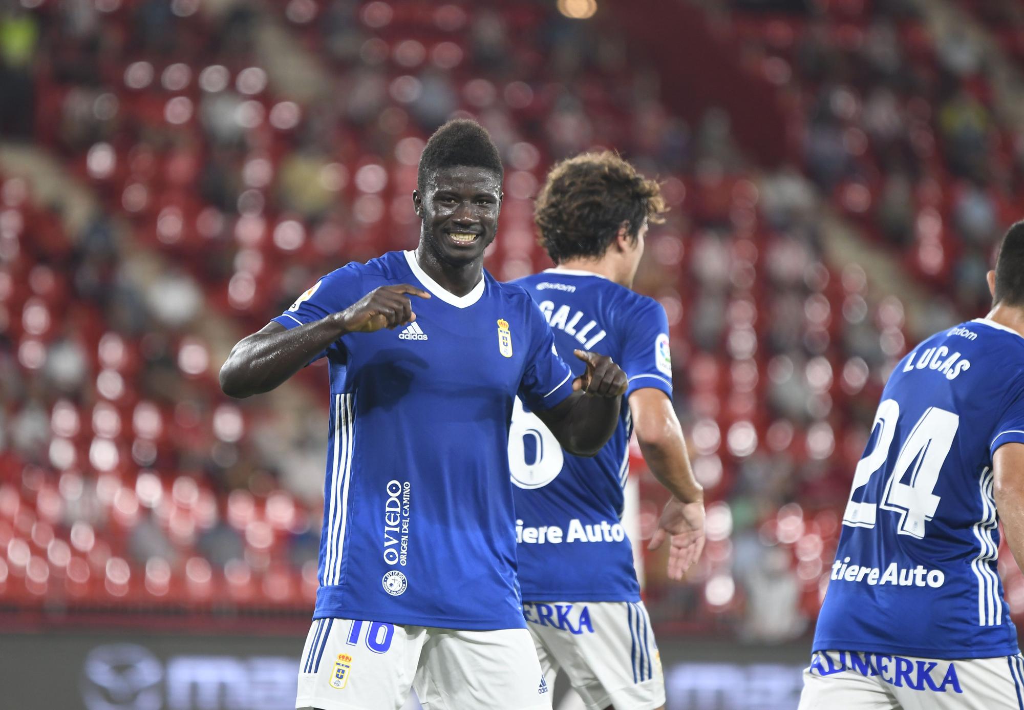 El partido entre el Almería y el Real Oviedo, en imágenes