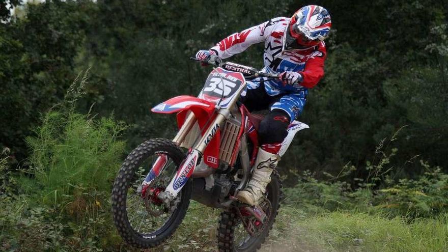 Imagen de un entrenamiento de motocross en el circuito de Matalobos. // Bernabé/Cris M.V.