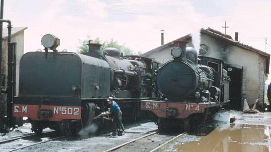 Locomotoras en Sagunt con las que se transportaba el mineral