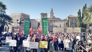 Centenares de vecinos de Palma del Río asisten a la manifestación en defensa de la sanidad pública