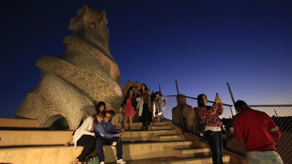 Visitantes en la Pedrera, en la Nit dels Museus del 2015.