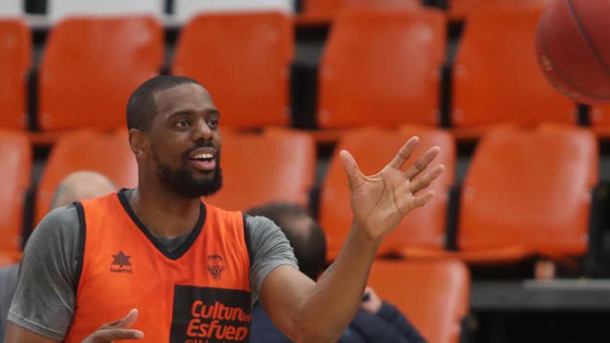 Will Thomas, ejercitándose en La Fonteta.