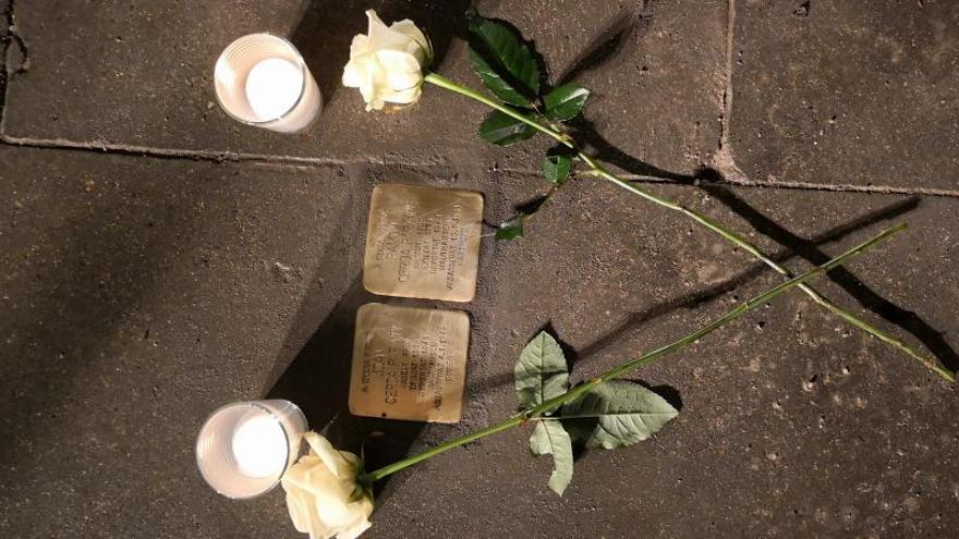 Les dues llambordes Stolpersteine que es van col·locar a Olesa l&#039;any passat