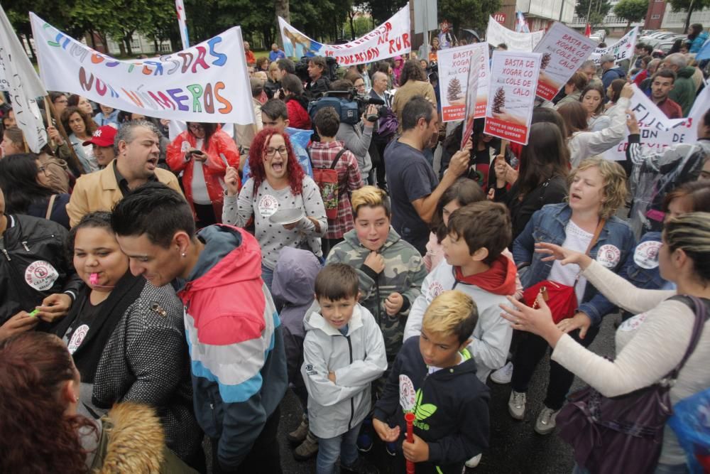 La protesta por el cierre de colegios colapsa Sant