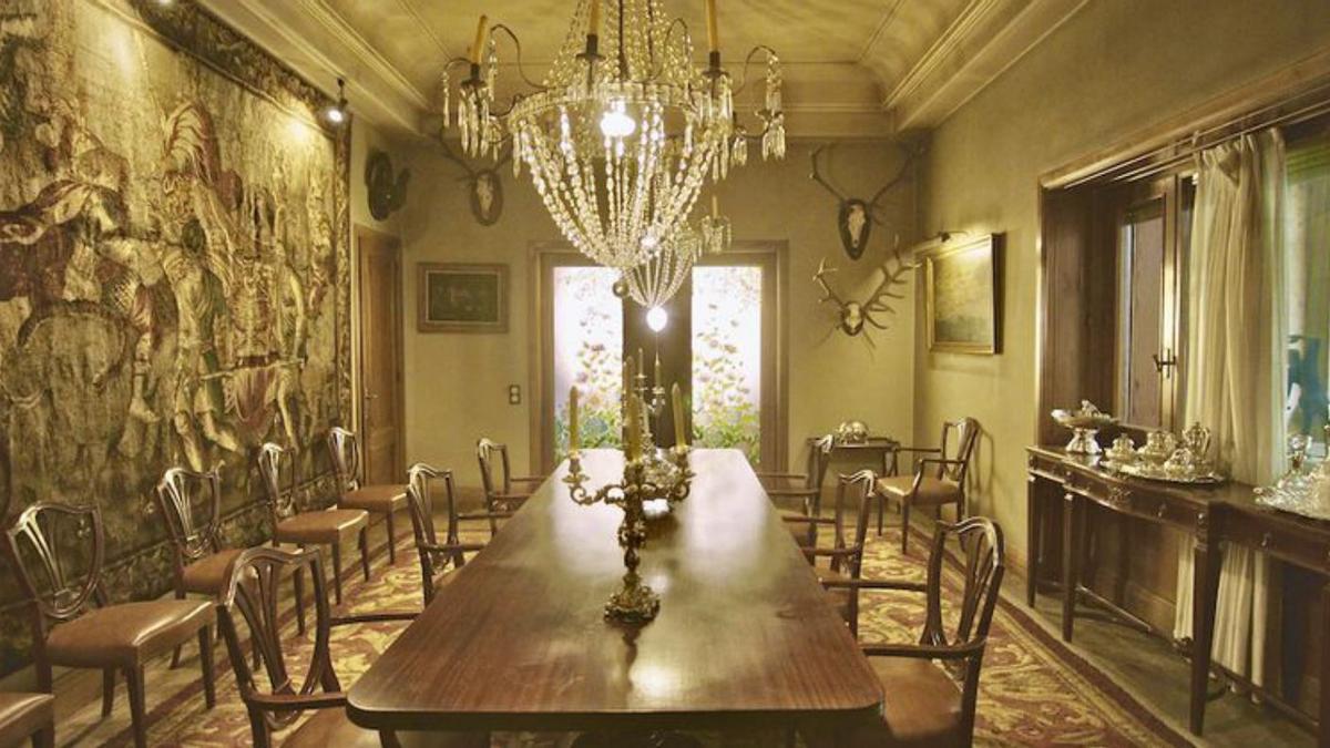 A la venta el palacete de Pérez de la Sala, la última gran casona en manos privadas