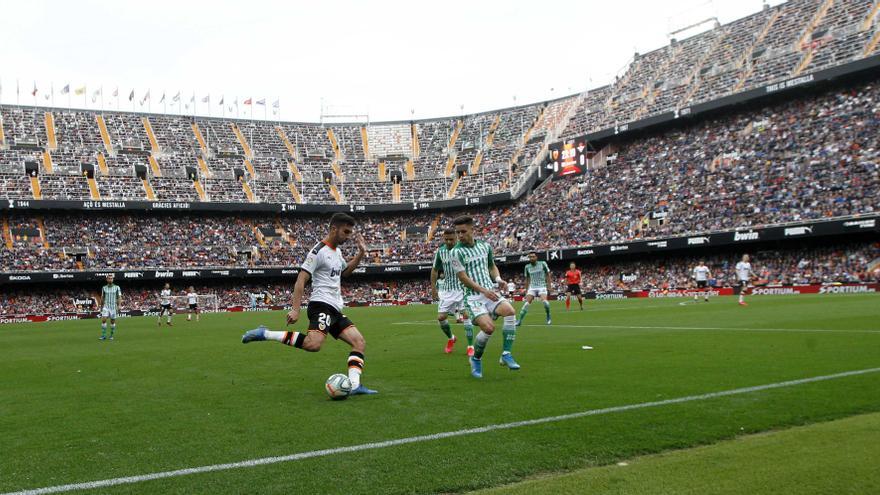 Mestalla. Un año huérfano de afición. El último partido con público del Valencia CF
