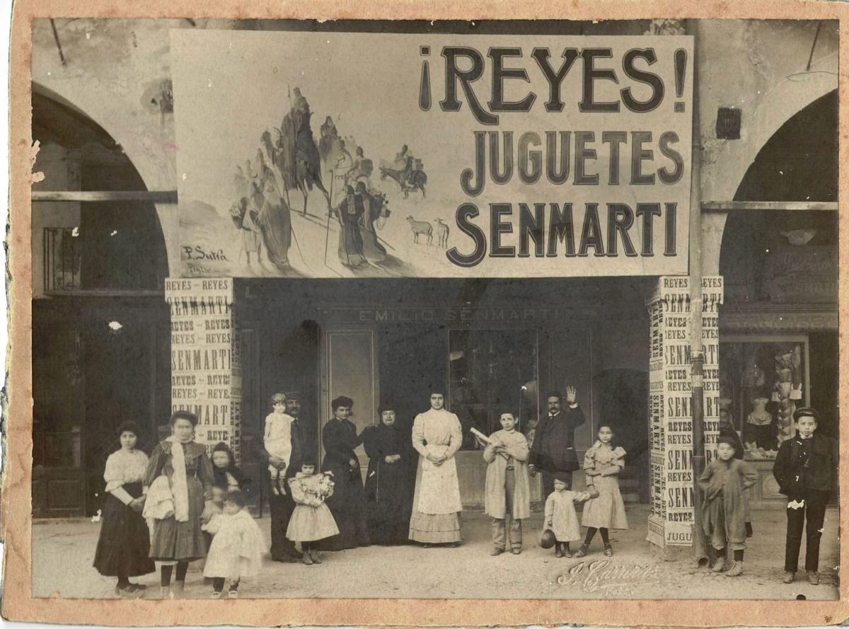 Juguetes Senmarti es trobava a la plaça de l'Ajuntament de Figueres.