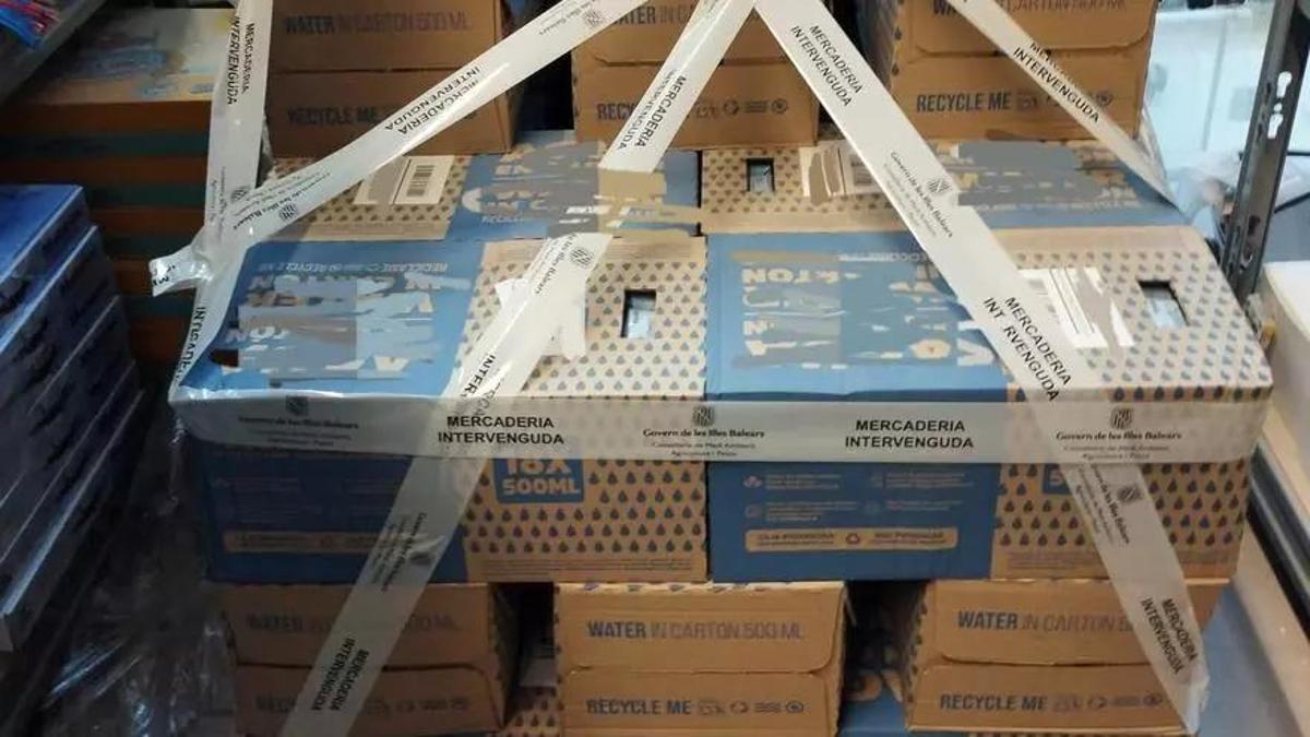 Intervienen más de 2.000 botellas de agua en el aeropuerto de Palma