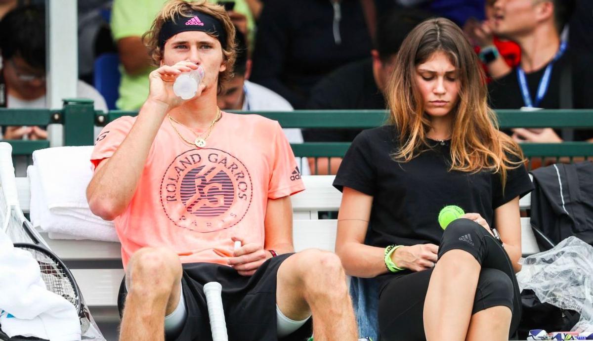 Zverev, en un entrenamiento al lado de Sharypova