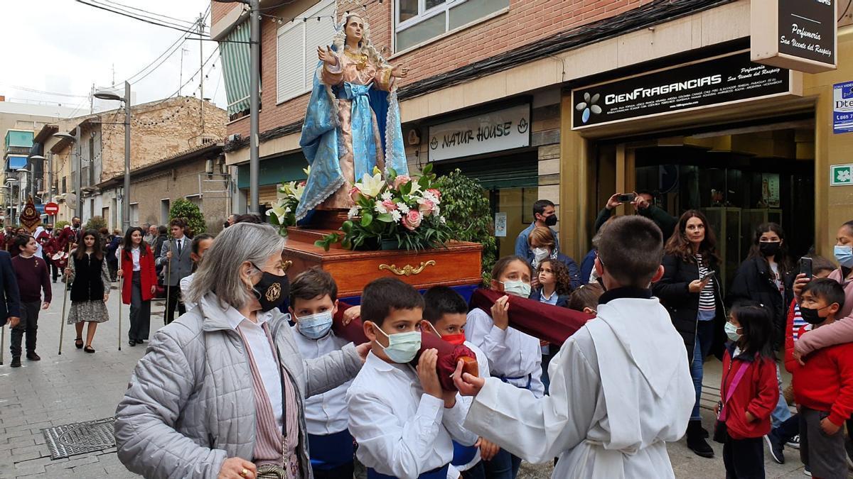 La procesión infantil de San Vicente reúne ocho pasos a escala.