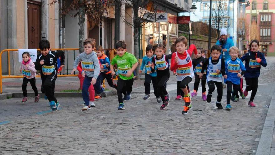 La salida de la carrera de benjamines en la calle Marquesa de Canillejas.