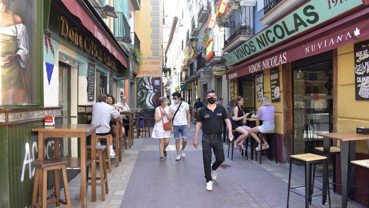 El Tubo de Zaragoza donde se concentra un buen número de bares.