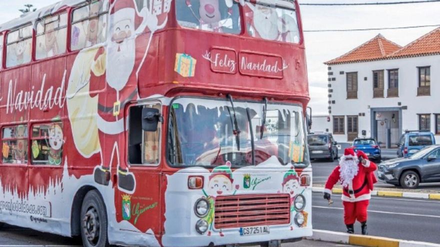 ‘The bus of emotions’ takes Santa Claus to every neighborhood in Arona
