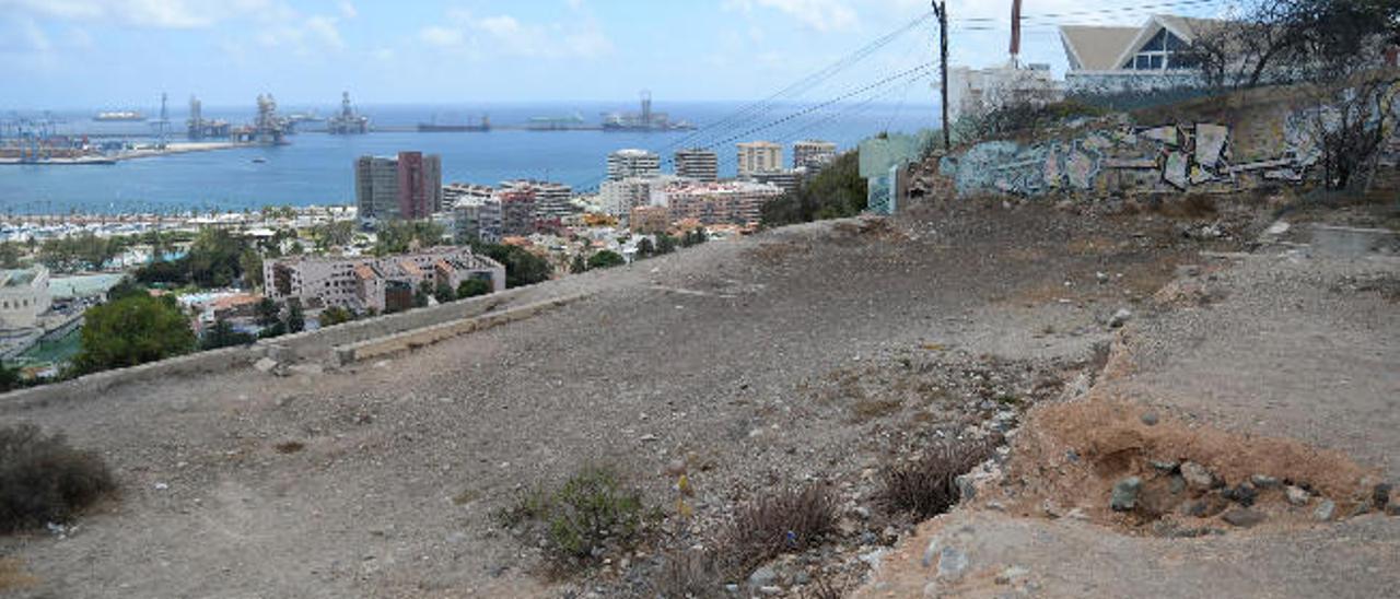 Urbanismo mejora la zona de Altavista con la construcción de un mirador