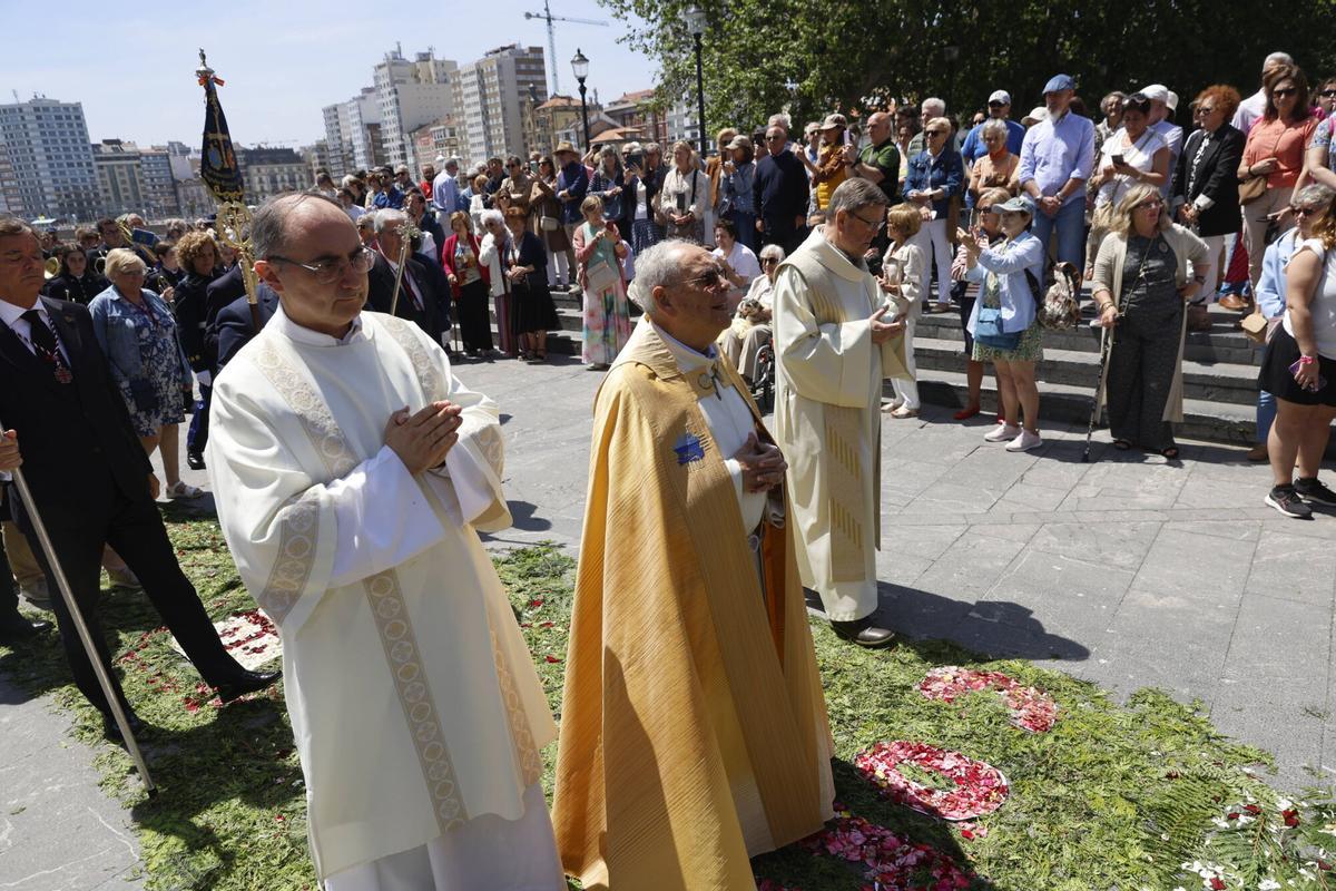 En imágenes: Gijón se anima con el Corpus Christi en plena fiebre por León XIV En imágenes: Gijón se anima con el Corpus Christi en plena fiebre por León XIV