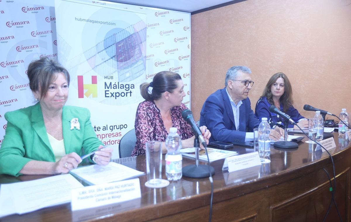 Mari Paz Hurtado, María Esperanza González, Sergio Cuberos y Rosa Sánchez, en la Cámara de Comercio de Málaga.