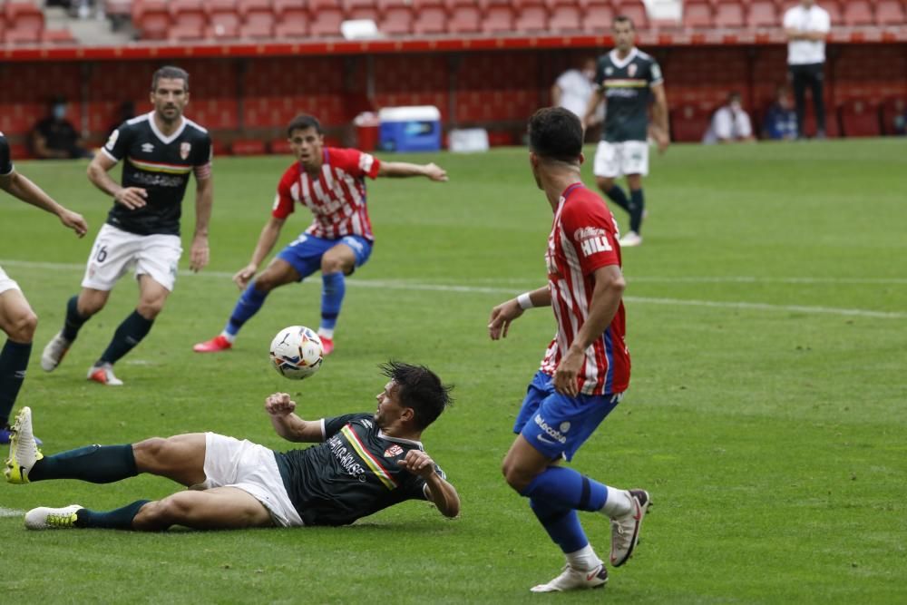 El partido entre el Sporting y el Logroñés, en imágenes