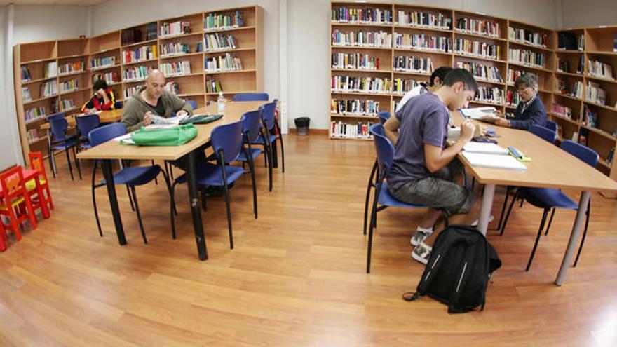 Biblioteca Josefina de la Torre.