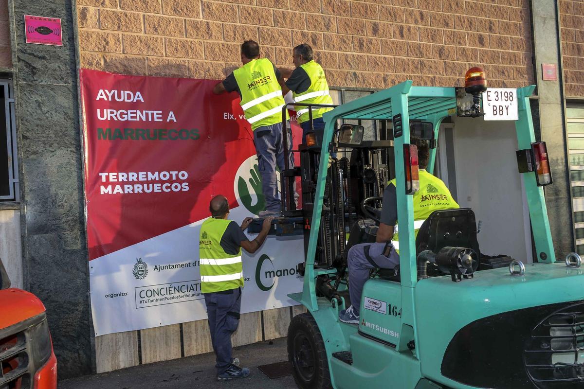 Elche envía hoy a Marruecos tres tráilers con 70 toneladas de ayuda humanitaria