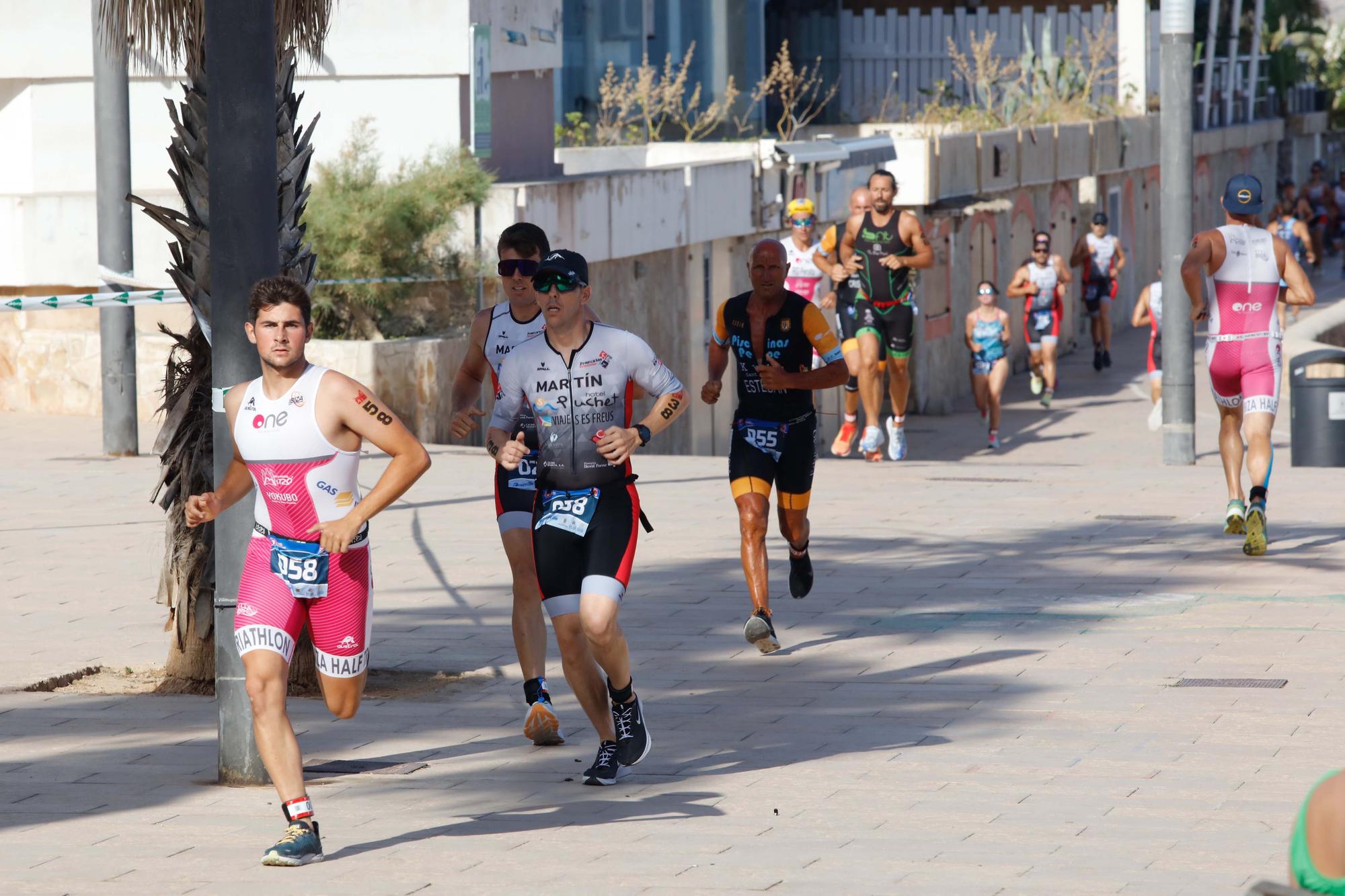 Los ibicencos Aritz Rodríguez e Irati Matas vencen en el Acuatlón Canal de Nado Sant Antoni 2022