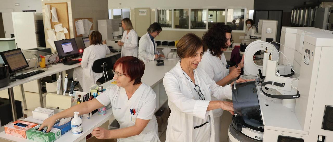 El equipo de Análisis Clínicos que se encarga de las enfermedades neurológicas en el Chuvi.