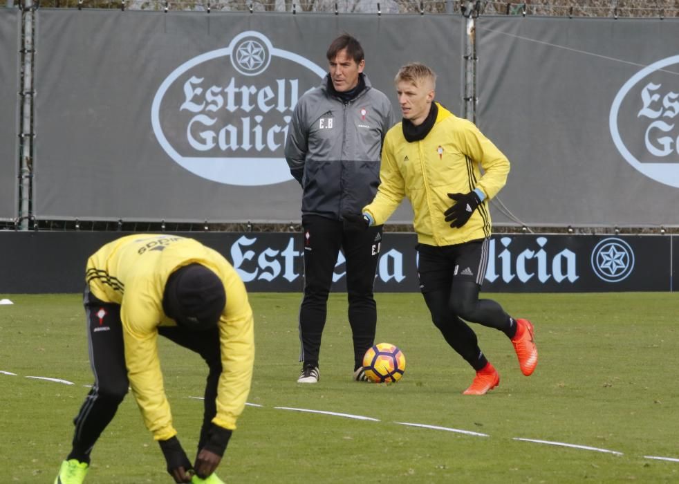 Eduardo Berizzo dirige el último entrenamiento matutino antes de que el cuadro celeste viaje a Madrid para medirse al Atlético.